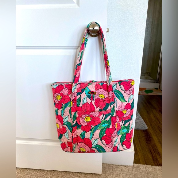 Vera Bradley Handbags - Vera Bradley Tote Bag